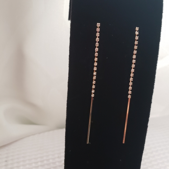 Studded Dangling earrings - Picture 1 of 2